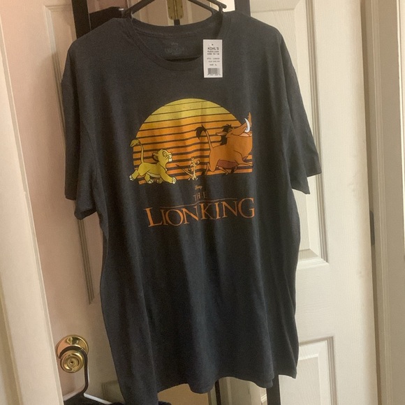 Lion King Tee Shirt - Picture 4 of 4